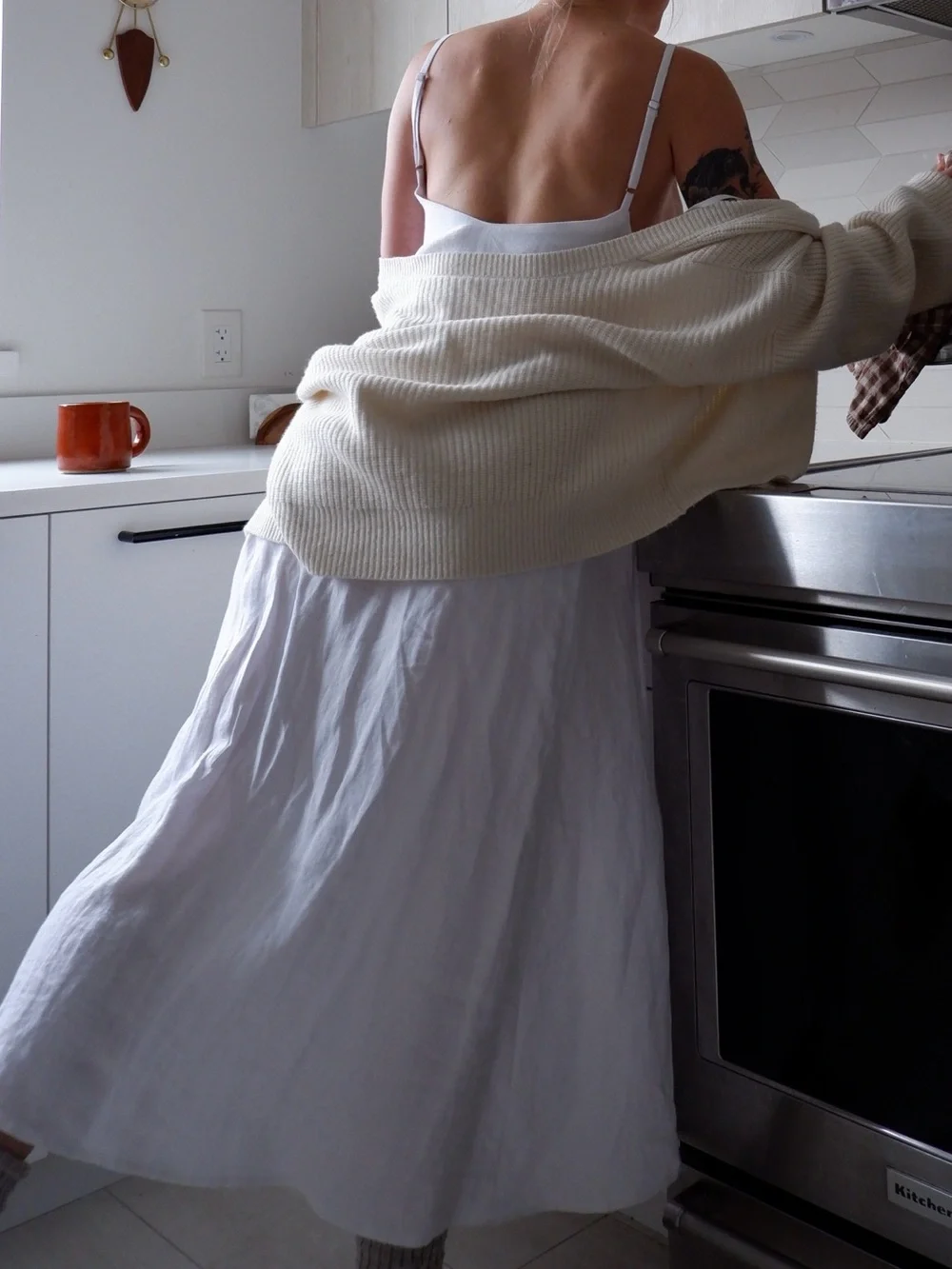 NP DEADSTOCK. 100% LINEN. WHITE STRAP DRESS. - Picture 3 of 8